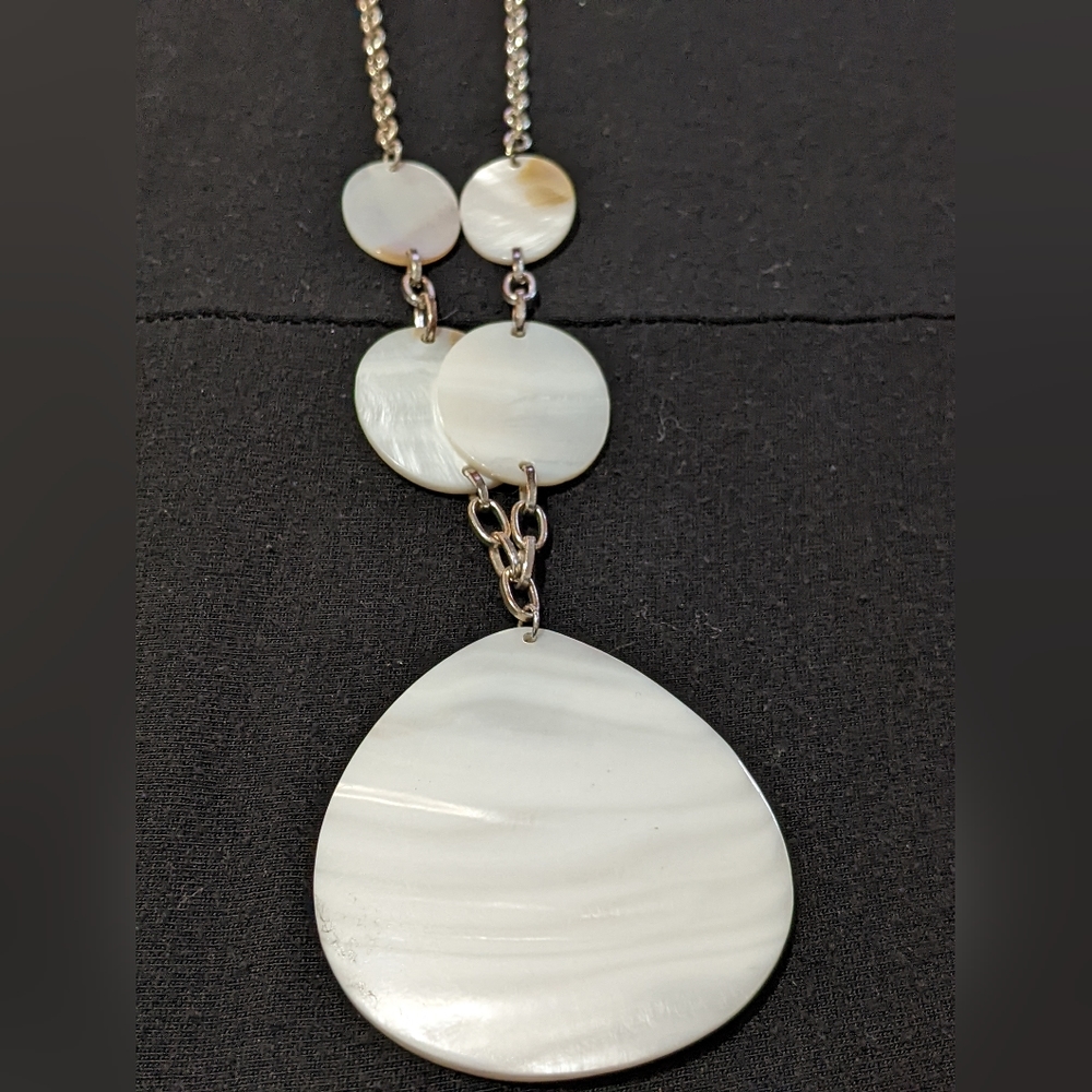 Vintage Mother Of Pearl and Silver Necklace